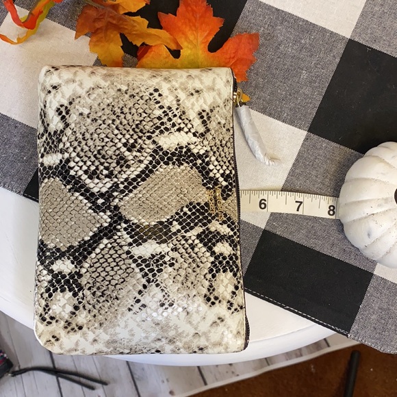 SOLD: Victoria's Secret Makeup Bag - Picture 5 of 5